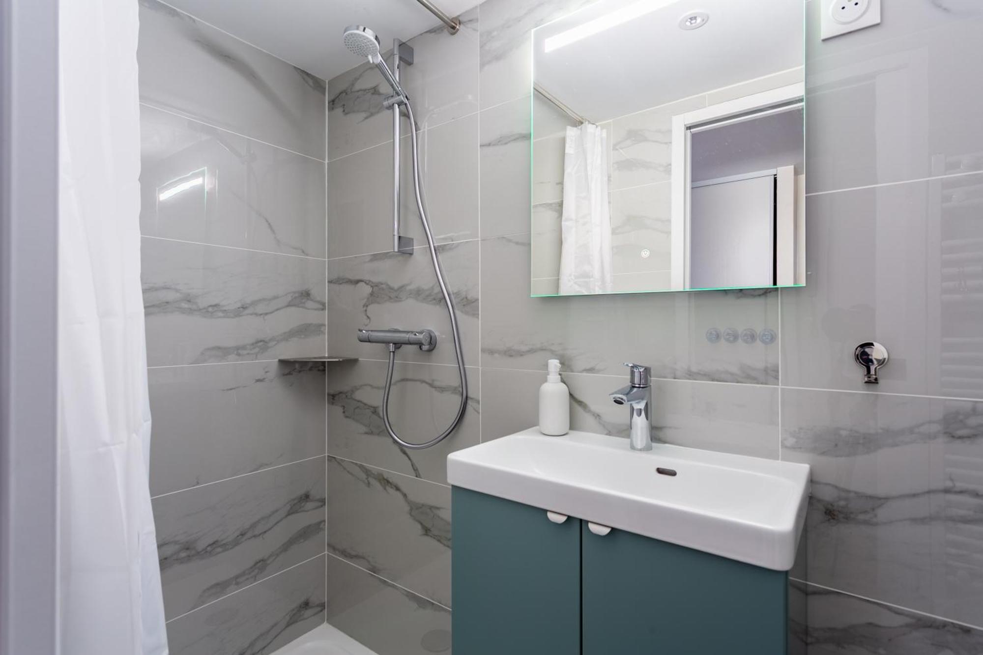 Centre-ville De 35m2 A 5 Minutes De La Cathedrale Appartement